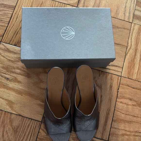 ✨NIB✨COCLICO Slip-on Sandal Heels Silver Leather Made in Spain Size EU 40/US 9 - Picture 14 of 15